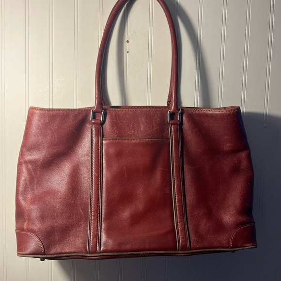 Elegant Red Leather Men's Bag